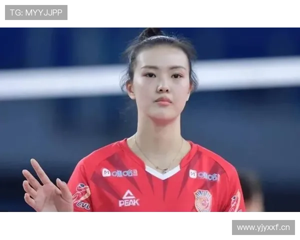 张常宁在家吃顿饭，光配菜都摆了八道